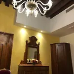 Odoni Aparthotel 4*