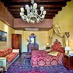 Odoni Apart-hotel