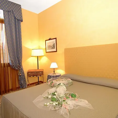 Odoni Apart-hotel 4*