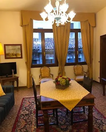 Odoni Lägenhetshotell 4*