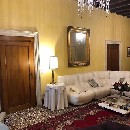 Odoni Lägenhetshotell 4*