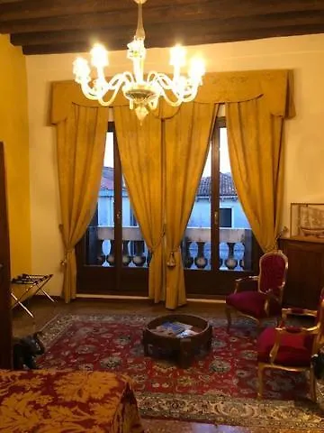 Odoni Apartahotel 4*